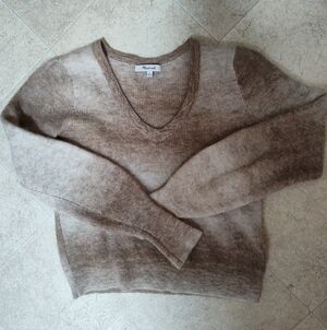 Madewell Alpaca-Blend Deep V-Neck Sweater in the color "Spacedye Fawn" Sz Small